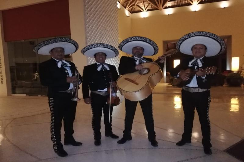 Mariachi en Playa del Carmen - Mariachi Cocula de la Riviera Maya